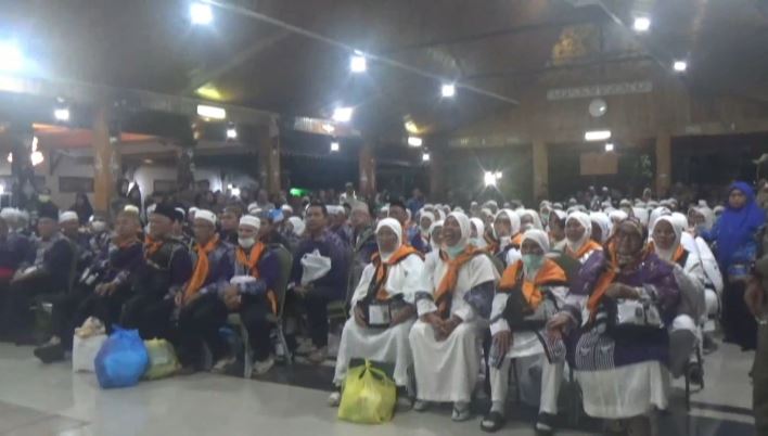 Bupati Fadhil Arief Sambut Kepulangan Jamaah Haji Batanghari