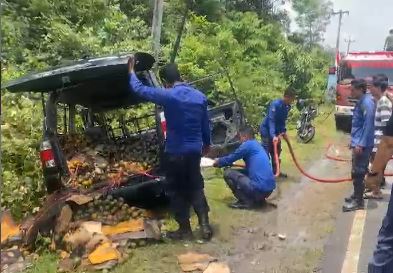 Mobil Terbakar di Jalinsum.