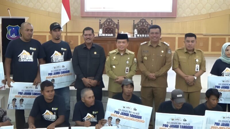 Salurkan Bantuan Sosial