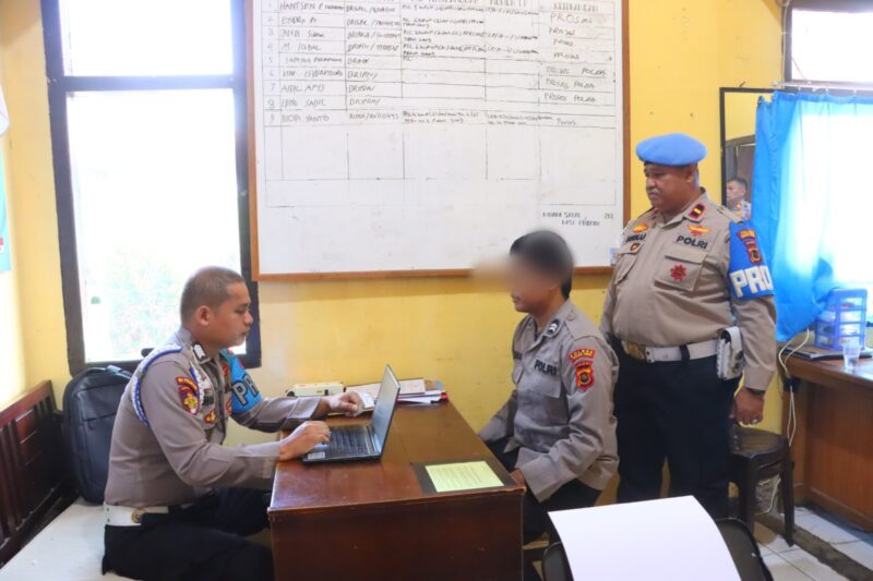 Bripda MI di Ruang Si Propam Polres Tanjab Timur untuk dimintai keterangan oleh unit Paminal Polres Tanjab Timur