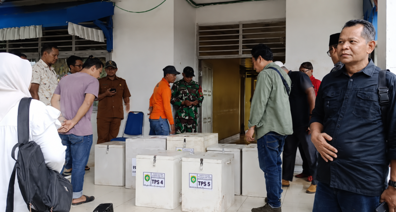 Logistik Pilrio Tiba di Jujuhan, Panitia Pastikan Kelengkapan Dokumen Pemilihan