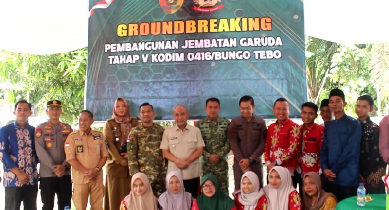Kodim 0416/Bute Bangun Jembatan Garuda di Dusun Babeko